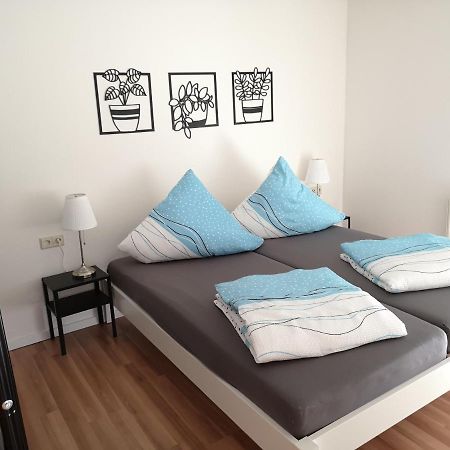 Familienfreundliche Ferienwohnung Mit Wohlfuehlbalkon Und Kostenlosem Parkplatz Nahe Messe Und Bodensee 멕켄뷔렌 외부 사진