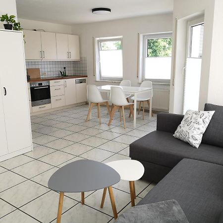 Familienfreundliche Ferienwohnung Mit Wohlfuehlbalkon Und Kostenlosem Parkplatz Nahe Messe Und Bodensee 멕켄뷔렌 외부 사진