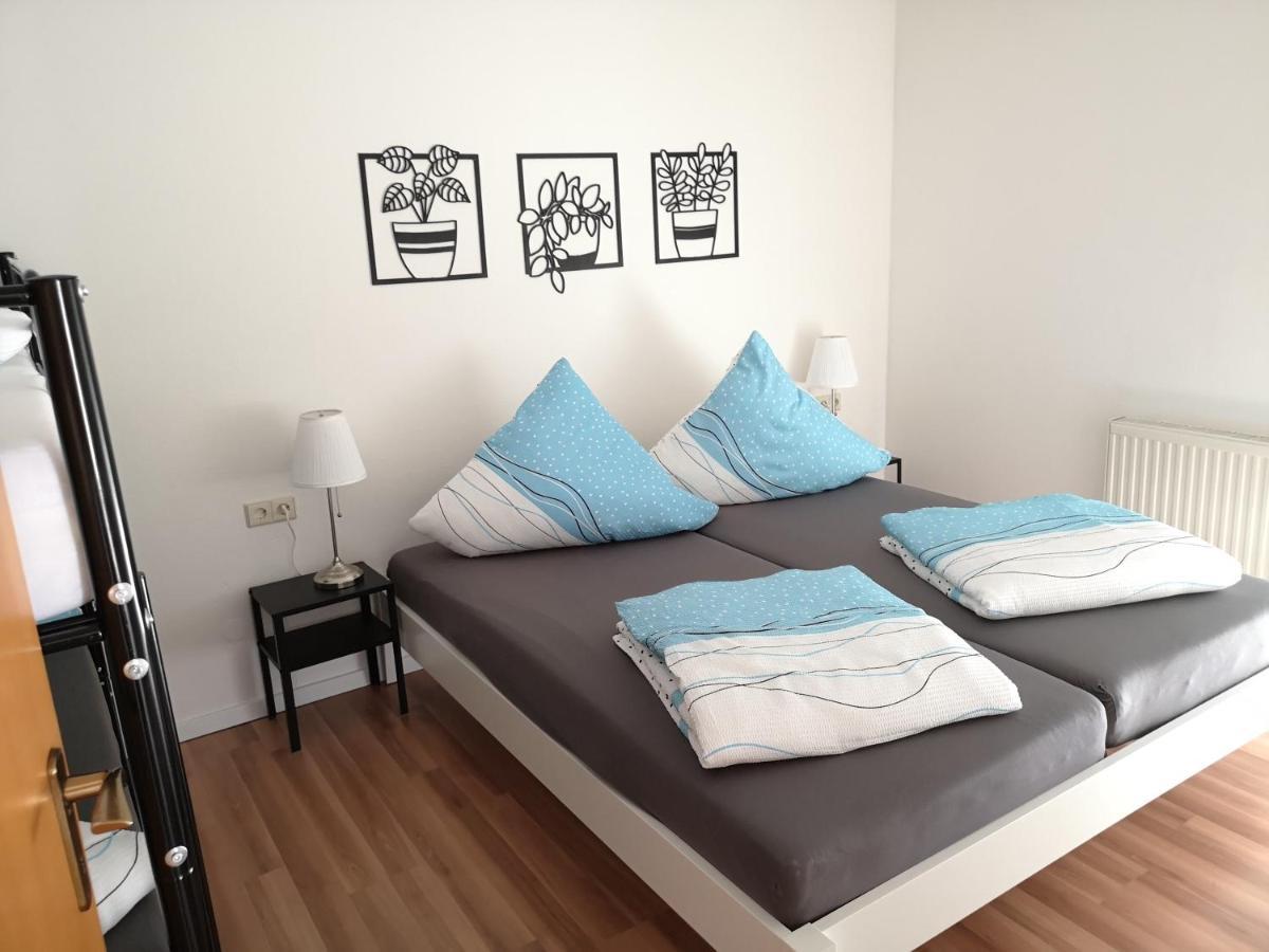Familienfreundliche Ferienwohnung Mit Wohlfuehlbalkon Und Kostenlosem Parkplatz Nahe Messe Und Bodensee 멕켄뷔렌 외부 사진