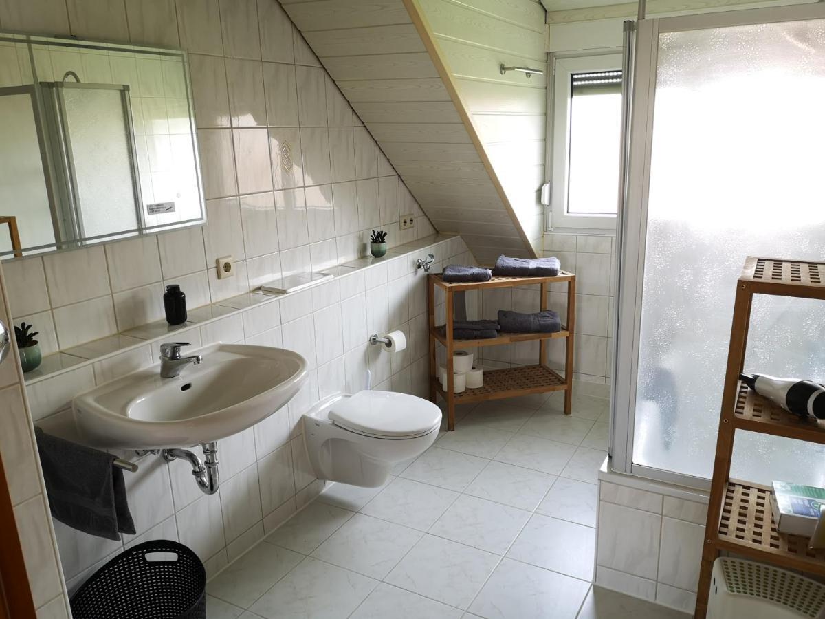 Familienfreundliche Ferienwohnung Mit Wohlfuehlbalkon Und Kostenlosem Parkplatz Nahe Messe Und Bodensee 멕켄뷔렌 외부 사진