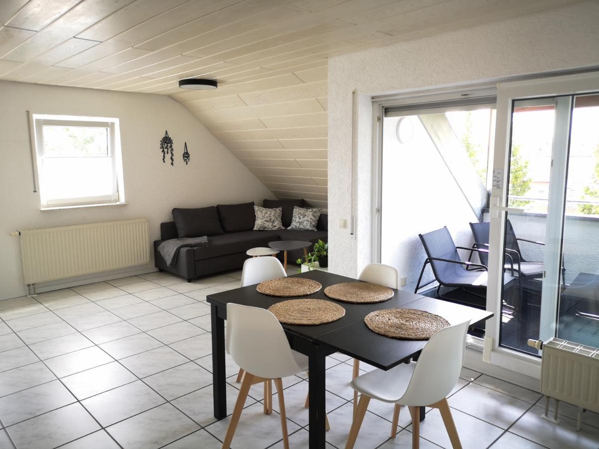 Familienfreundliche Ferienwohnung Mit Wohlfuehlbalkon Und Kostenlosem Parkplatz Nahe Messe Und Bodensee 멕켄뷔렌 외부 사진