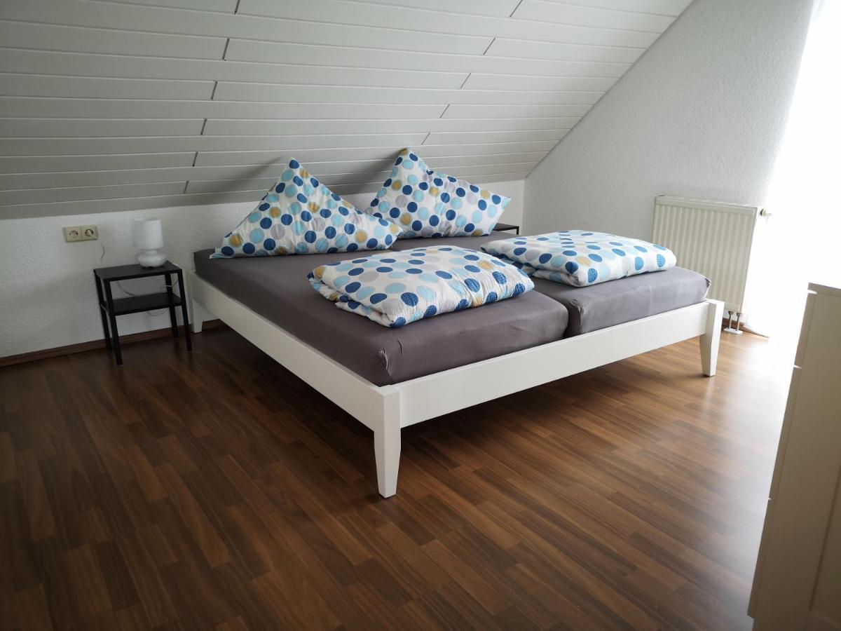 Familienfreundliche Ferienwohnung Mit Wohlfuehlbalkon Und Kostenlosem Parkplatz Nahe Messe Und Bodensee 멕켄뷔렌 외부 사진