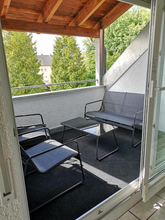 Familienfreundliche Ferienwohnung Mit Wohlfuehlbalkon Und Kostenlosem Parkplatz Nahe Messe Und Bodensee 멕켄뷔렌 외부 사진